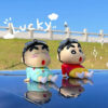 < Kèm Keo Dán > Mô Hình Shin-Chan, Cậu Bé Bút Chì Trang Trí Xe Hơi, Xe Máy, Bàn Làm Việc,... Decor Giải Trí Thư Giãn